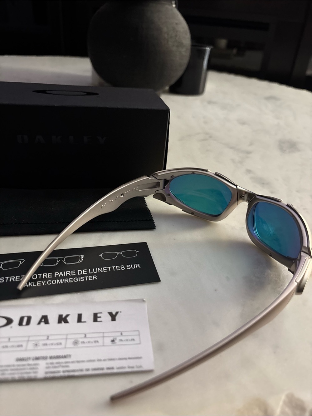 Oakley Vintage Sunglasses - Picture 7 of 7